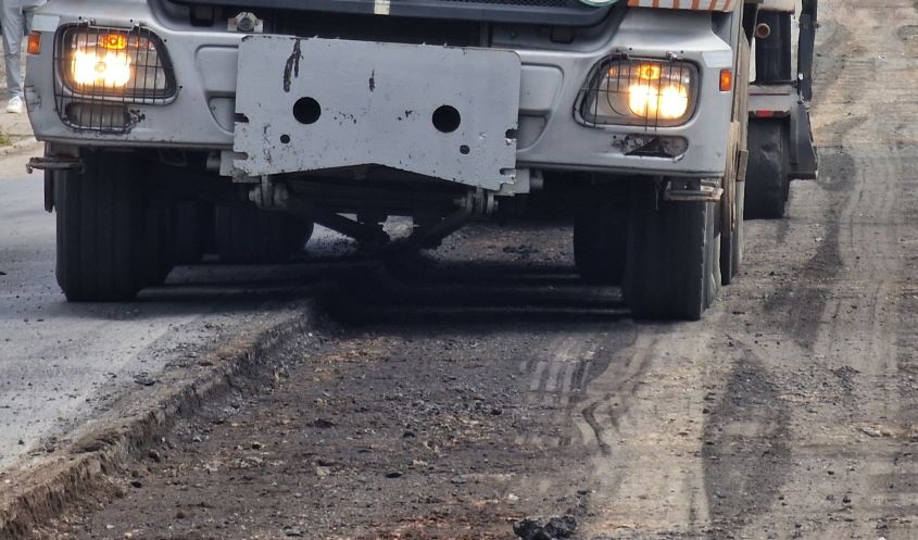 Penultima stradă din lotul II de asfaltare – MIERCURI se închide circulația rutieră, încep săpăturile
