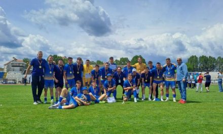 Cu trei dumbrăvițeni în lot, UVT câștigă medaliile de aur la Campionatul National Universitar de Fotbal