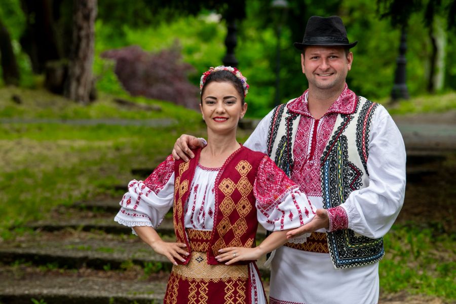 Cursuri de dansuri populare pentru copii și pentru adulți, la Centrul de Cultură și Artă al Județului Timiș