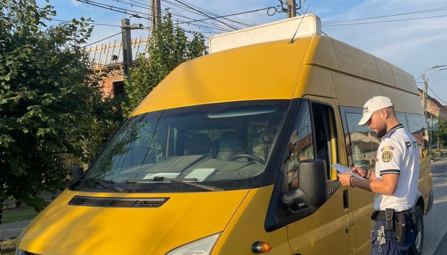 IPJ Timiș: Polițiștii rutieri desfășoară o serie de controale pentru verificarea legalității transportului de elevi