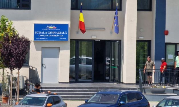 Zeci de mii de elevi din Regiunea Vest au început școala în săli de clasă moderne, în urma investițiilor realizate cu fonduri europene