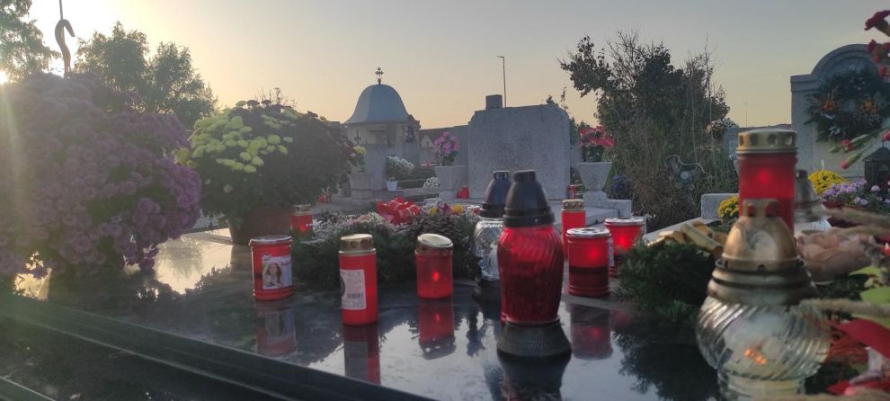 Sărbătoarea Tuturor Sfinților (Ziua Morților) – Programul slujbelor din Dumbrăvița