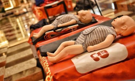 ISU Timiș vă invită la Maratonul Resuscitării, unde puteți afla tehnici esențiale de salvare a vieții