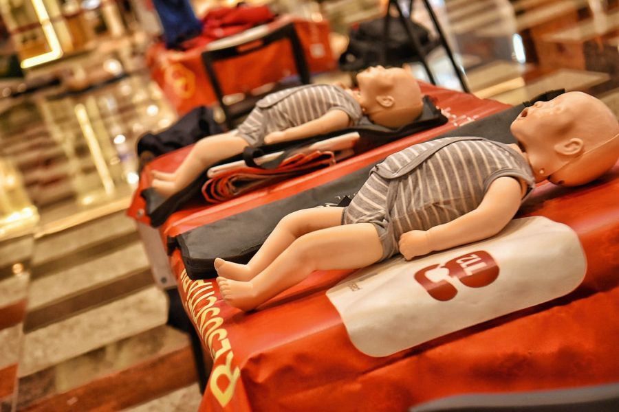 ISU Timiș vă invită la Maratonul Resuscitării, unde puteți afla tehnici esențiale de salvare a vieții