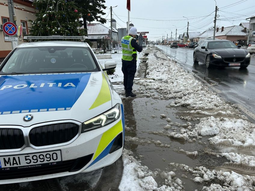 Circulația în județul Timiș se desfășoară în condiții de iarnă. Recomandările polițiștilor
