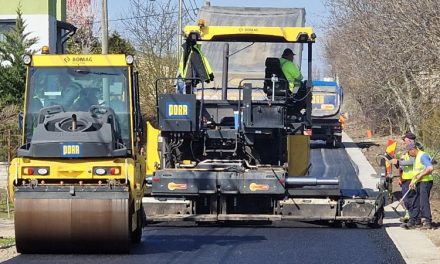 FOTO: Reluarea lucrărilor de asfaltare pe strada Oslo din Dumbrăvița
