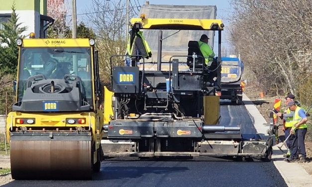 FOTO: Reluarea lucrărilor de asfaltare pe strada Oslo din Dumbrăvița