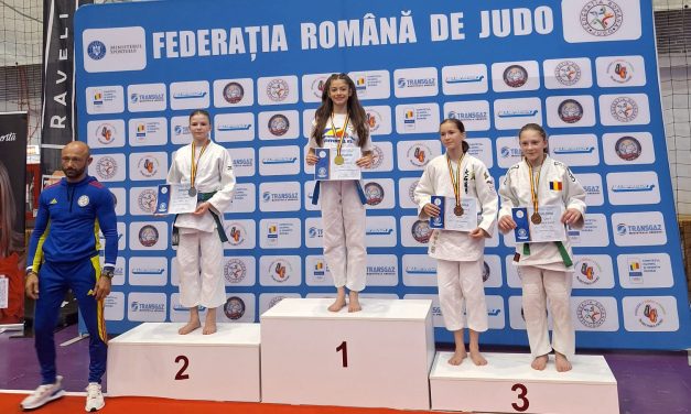DOMINAȚIE PE TATAMI: Adriana Nistor (CSC Dumbrăvița), noua „regină” a judoului juvenil la Timișoara