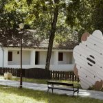Nouă sculpturi monumentale au intrat în patrimoniul Muzeului Satului Bănățean, după prima ediție a Taberei de Sculptură din Timișoara