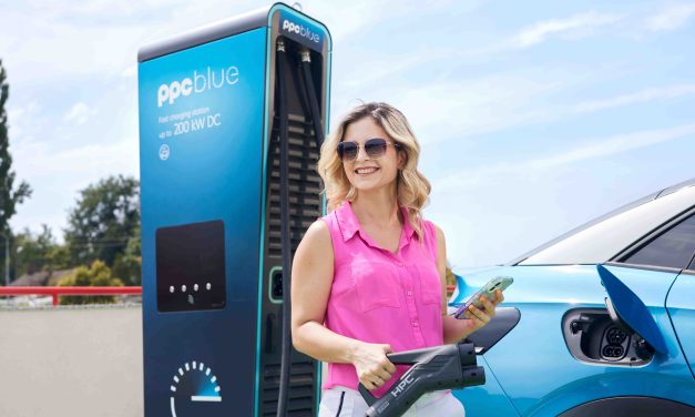 Parteneriat strategic de proporții pe piața mobilității electrice din România: PPC Blue și Dedeman extind rețeaua națională cu peste 600 de noi puncte de încărcare