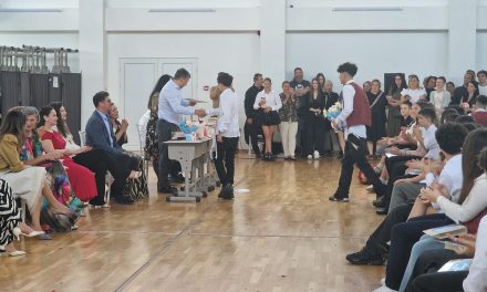 Emoții mari la Școala Gimnazială Dumbrăvița: A sunat ultimul clopoțel pentru 121 de absolvenți de clasa a VIII-a!