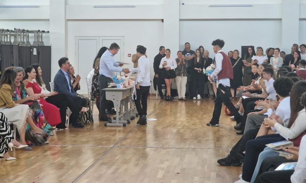 Emoții mari la Școala Gimnazială Dumbrăvița: A sunat ultimul clopoțel pentru 121 de absolvenți de clasa a VIII-a!