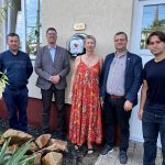 Primul defibrilator public AED din Dumbrăvița a fost montat pe fațada Școlii Gimnaziale