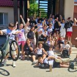 Creativitate și responsabilitate la Școala Gimnazială din Dumbrăvița: Elevii au strălucit în cadrul concursului „Arta Reciclării”